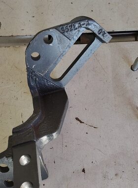 玉柴YC4S140 YC4S150 YC4S160 YC4S170 S52LA-A 皮带张紧轮支架