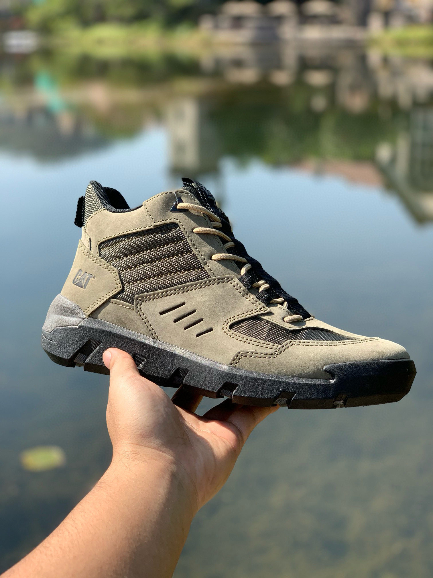 cat男鞋头层牛皮马丁靴真皮中帮英伦潮流户外休闲工装靴复古男鞋