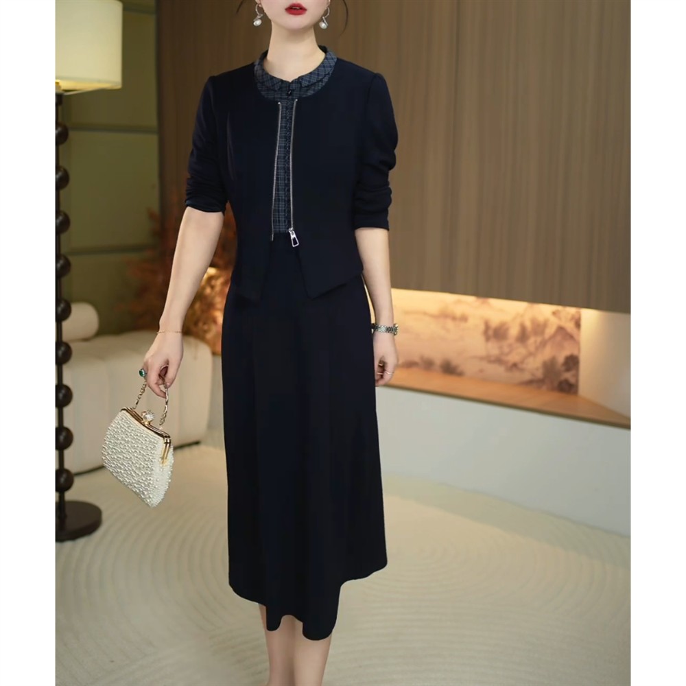 时尚拼接长袖连衣裙女2026春秋新款女士气质显瘦减龄假三件长裙子