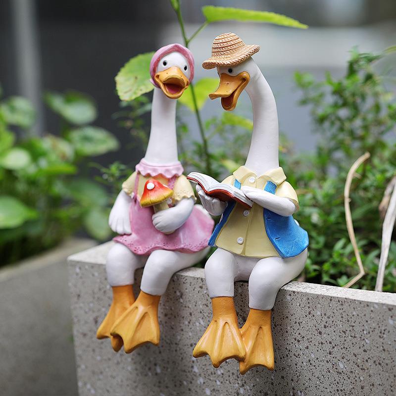 花园摆件户外庭院卡通情侣鸭造景装饰仿真动物园艺吊脚娃娃摆设品