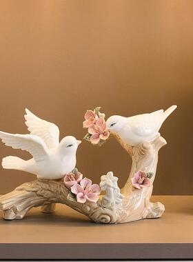 现代简约陶瓷小鸟摆件家居客厅酒柜软装饰品欧式房间桌面玄关摆件