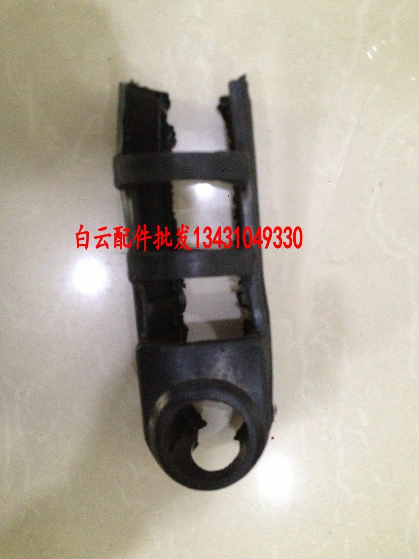 适用于嘉陵本田王CBT125 CL125 春兰豹 链条防触胶 后平叉缓冲垫