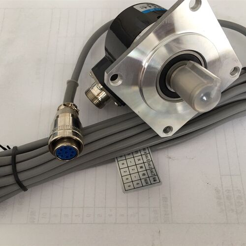 MF-102.4BM-C05L-1/4 增量式光电编码器 主轴编码器9芯插头
