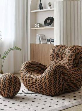 压沙妈妈的怀抱沙发椅卧室躺椅设计师创意客厅网单64321人红缩妈