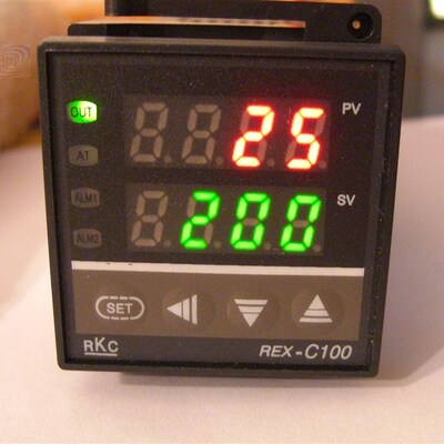 全新RKC REX-C100智能温控器开关可调温度电子控温器AC100-240V