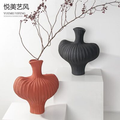 简约现代侘寂风肌理异型陶瓷花瓶手工粗陶高级感样板间装饰摆件
