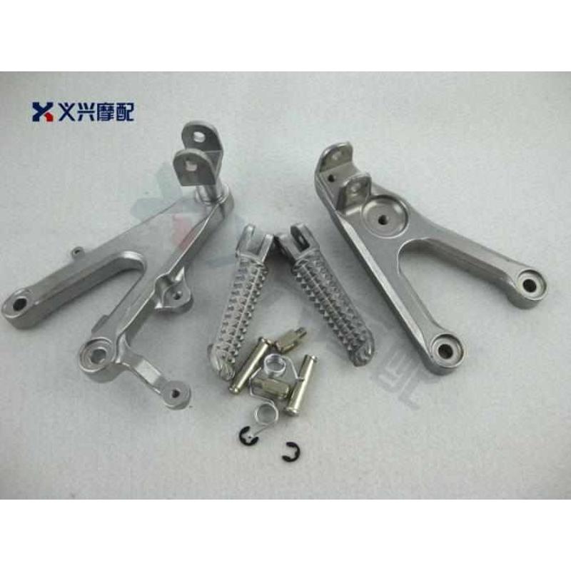 R6 前脚踏支架 前q三角板架总成 前脚踏架 03-04-05年