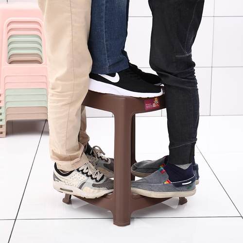 塑料凳子家用加厚成人熟胶板凳时尚餐桌简约方凳现代创意经何之章