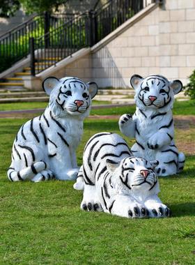 户外仿真老虎雕塑动物园林景区玻璃钢摆件公园幼儿园卡通装饰小品