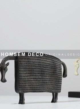 现代创意家居软装金属q盔甲马摆件样板房间售楼处书房玄关柜艺术