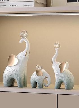 现代简约大意摆X8751件创招财家居好北欧轻奢客象厅动物酒柜日常