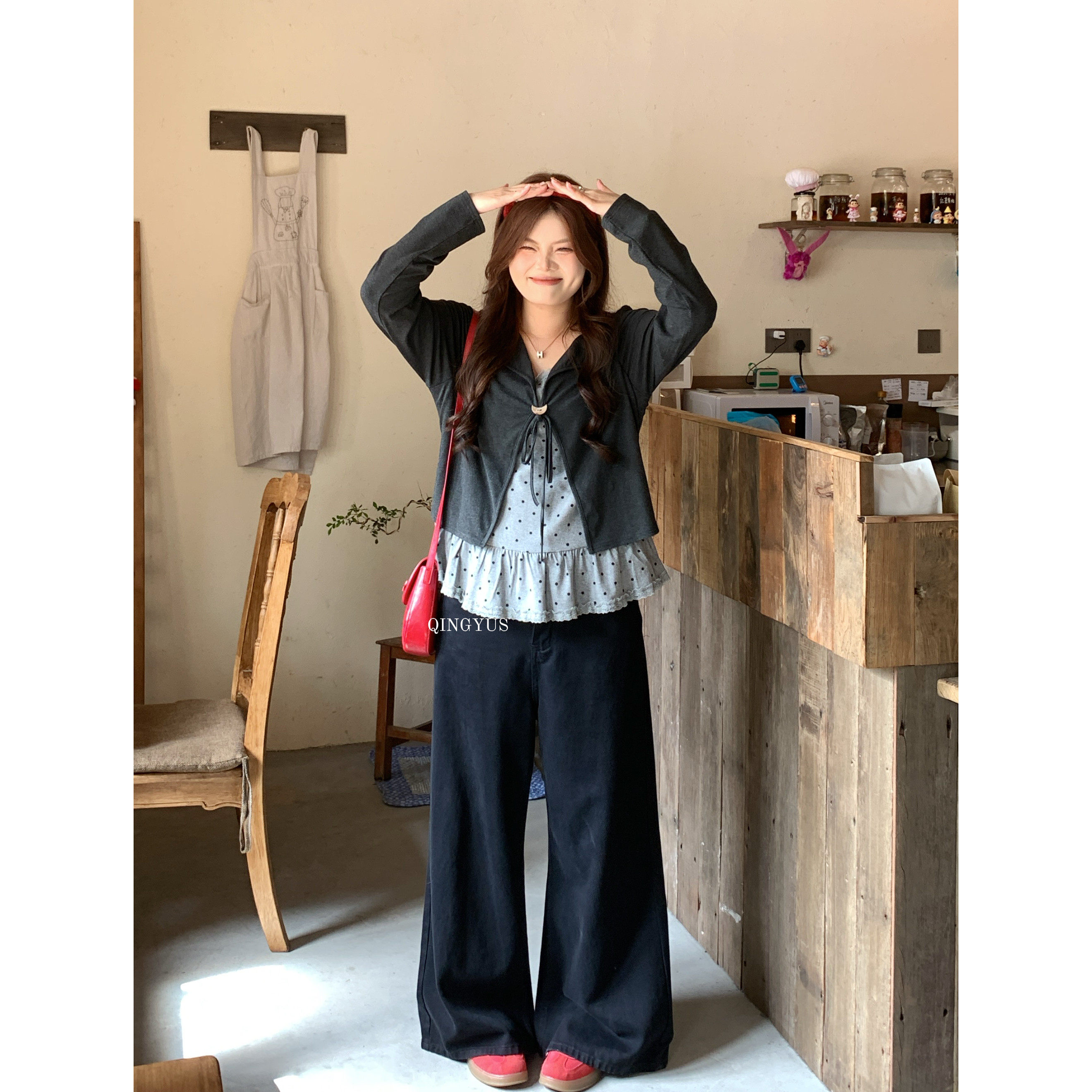 青屿衫-微胖春季大码韩系减龄设计感蕾丝边拼接假两件显瘦针织衫