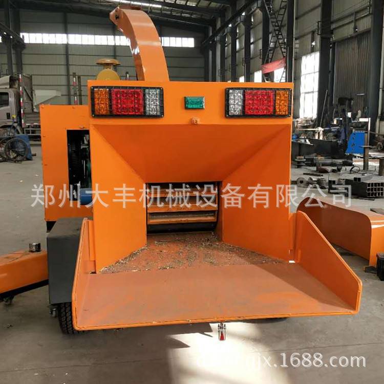 厂价特惠移动式树枝木材粉碎机干湿鲜枝条粉碎机大型树木碎枝机