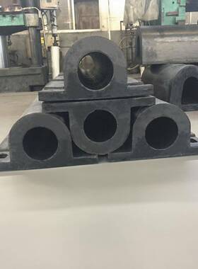 GD280*2000L长度可按要求来样桥墩防撞船用橡胶护舷厂家供应