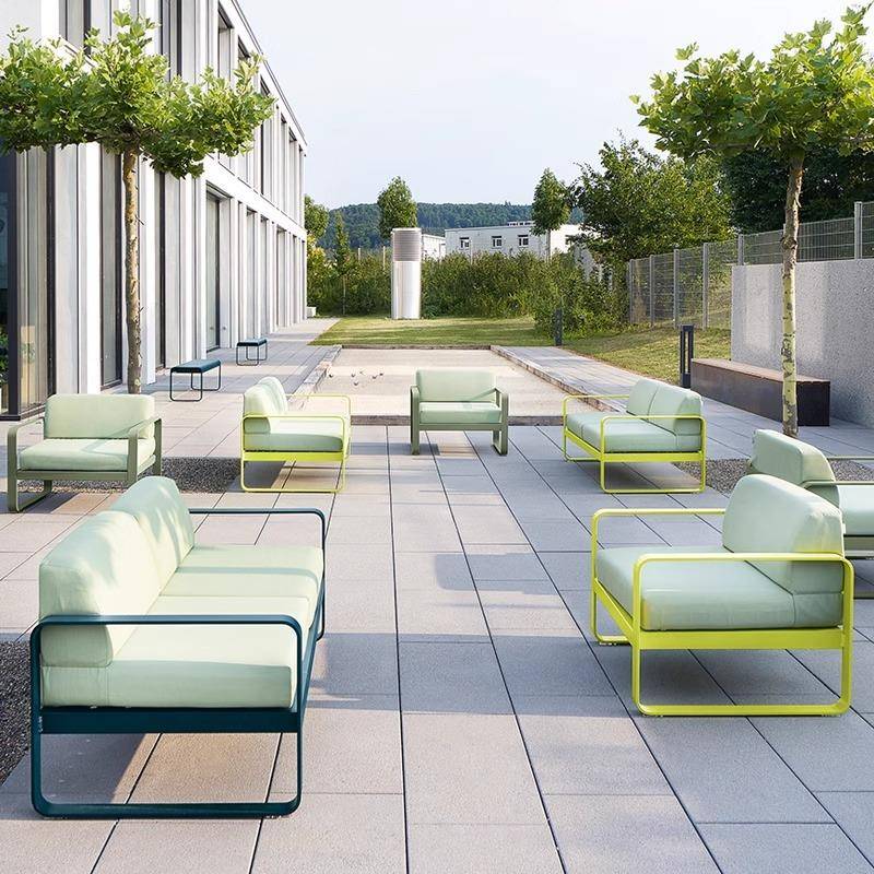 户外沙发露台阳台庭院平户外loft商业街现代铸铝合金沙发茶几组合