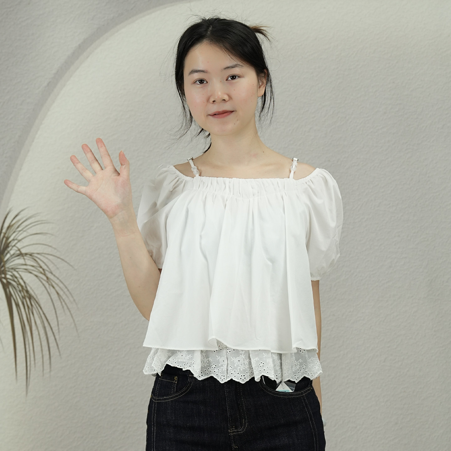 甜美荷叶边吊带短袖衬衫女2026夏季新款一字肩别致短款显瘦上衣潮