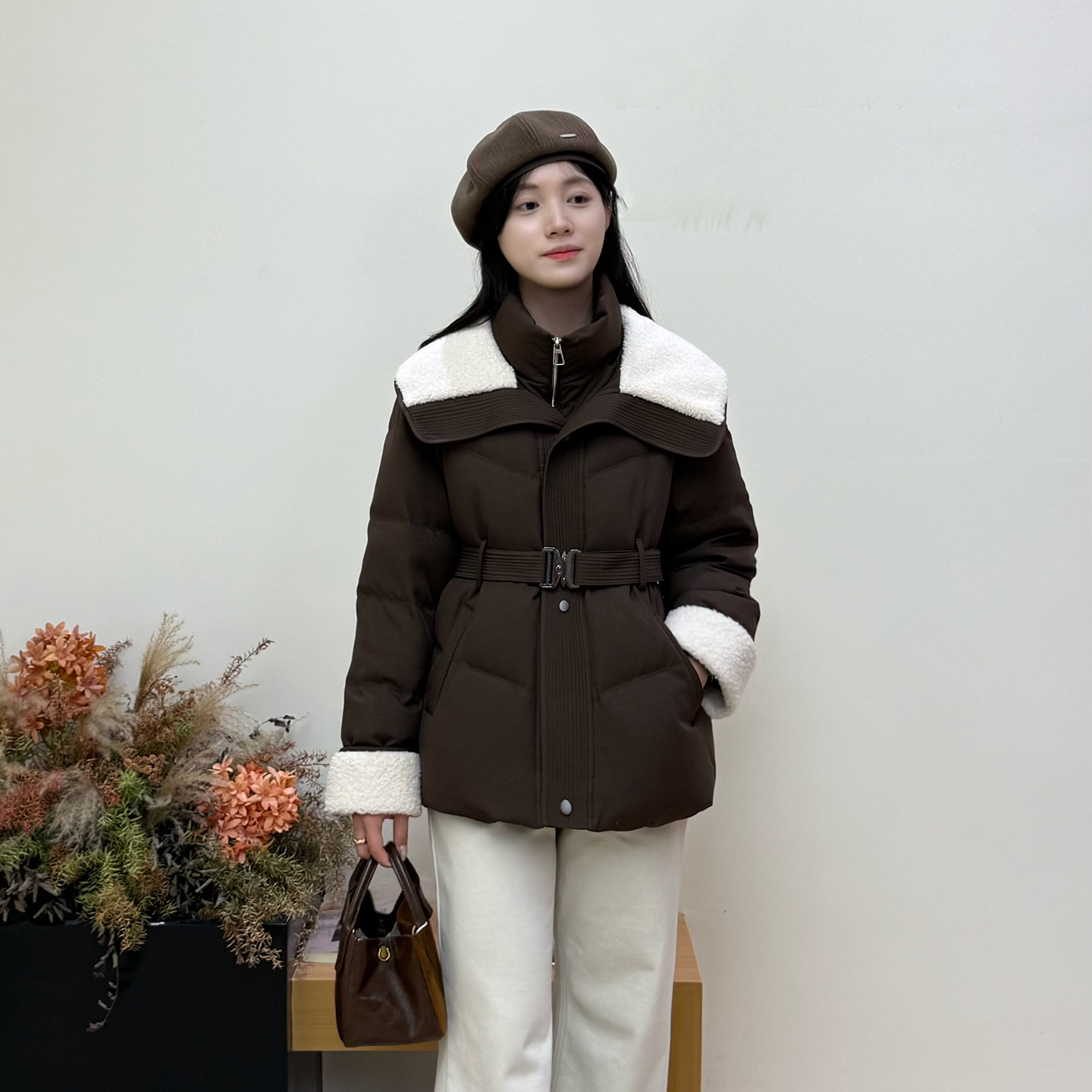 2025冬季款收腰显瘦女羽绒服