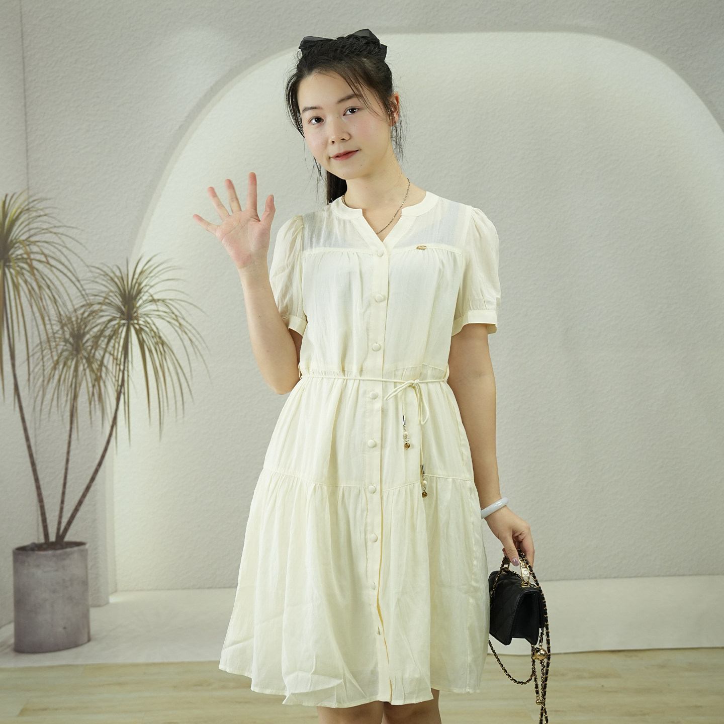 优构良品淡系氧气少女小个子V领泡泡袖连衣裙收腰A字衬衫裙2026