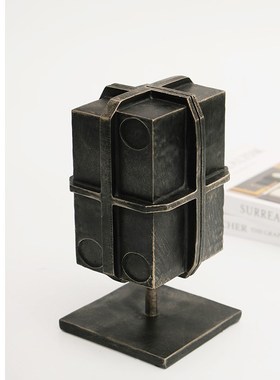 中古侘寂抽象艺术雕塑铸造铁树脂A摆件样板间售楼处酒柜书架装饰