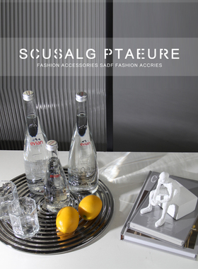 法国Evianh依云矿泉水样板间餐厅酒柜橱柜软装饰品简约雕塑人装饰