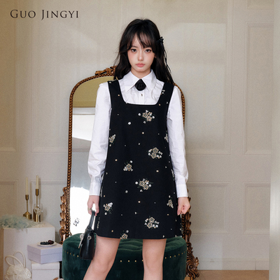 GUO JINGYI秋冬精致法式小香风黑色绣珠U领A摆背心裙连衣短裙女