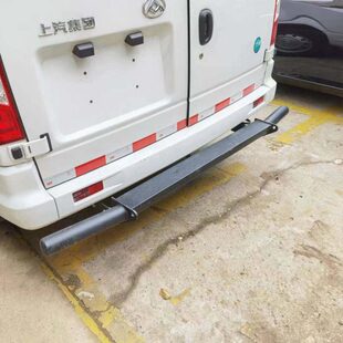 上汽大通V80后保险杠尾门上下车后踏板不锈钢踏板保险杠踏板改装