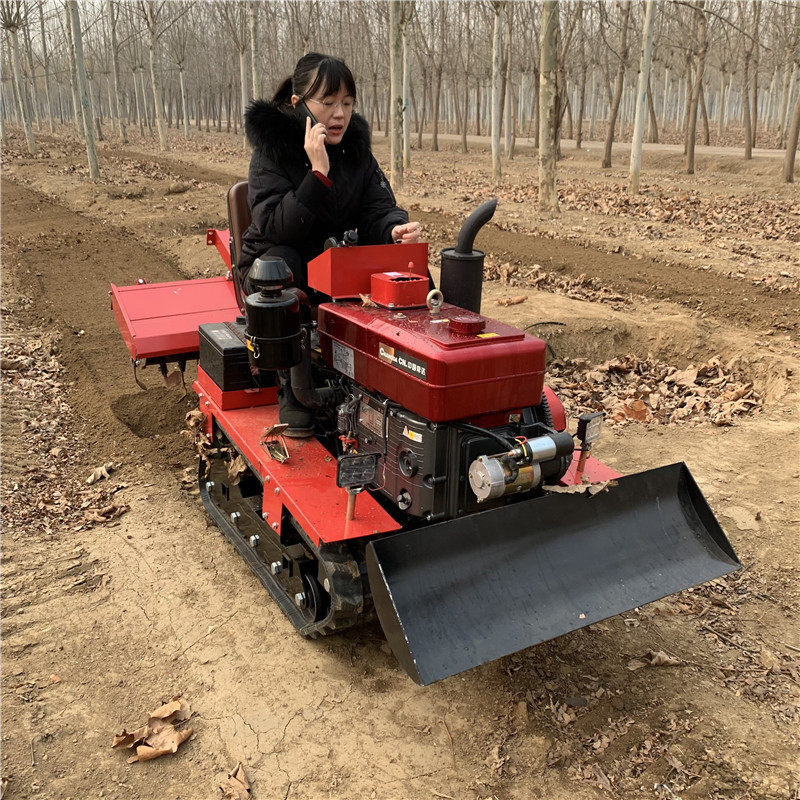 农用小型履带趟地机35马力自走式履带旋耕机多功能翻土犁田松土机
