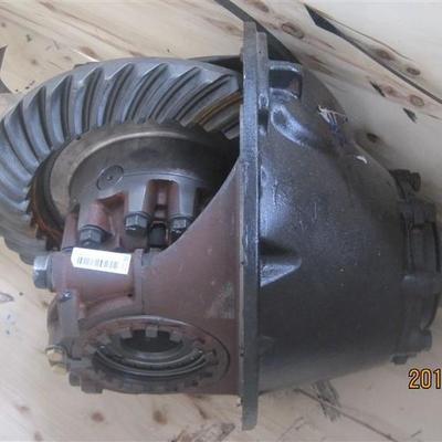 QT435S273-2402000后桥主减速器总成