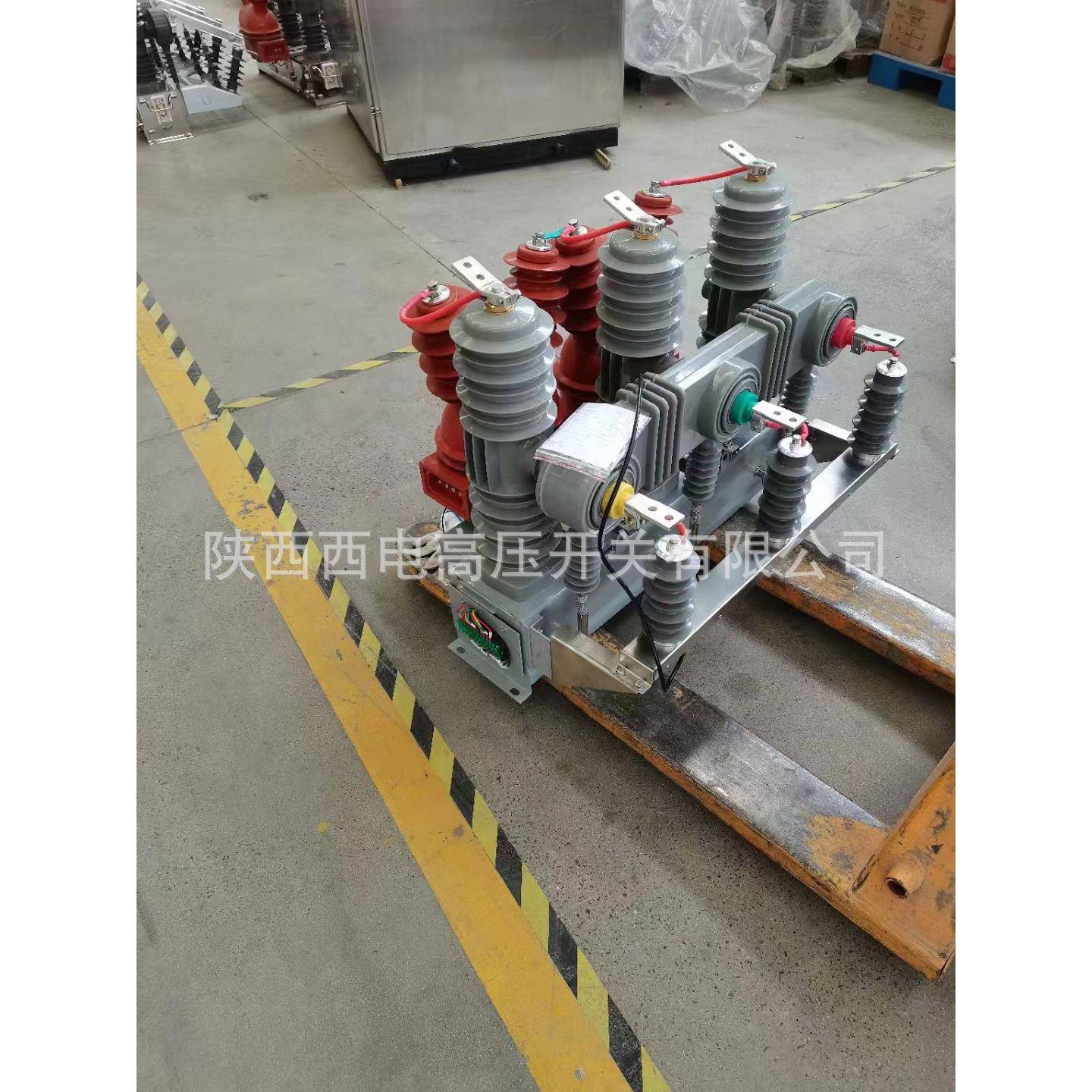 10kV一二次融合户外高压真空断路器ZW32-12国网南网标准开关柱上