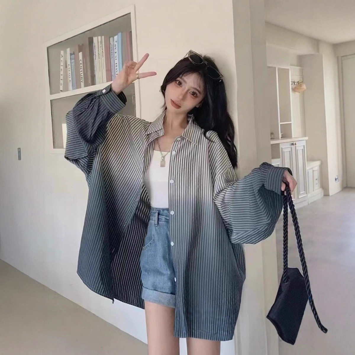 大码高级感渐变色条纹防晒衬衫女夏季设计感时尚休闲显瘦上衣外套