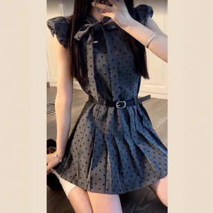 小个子灰色波点连衣裙子女夏季2025新款miu系穿搭收腰a字百褶短裙