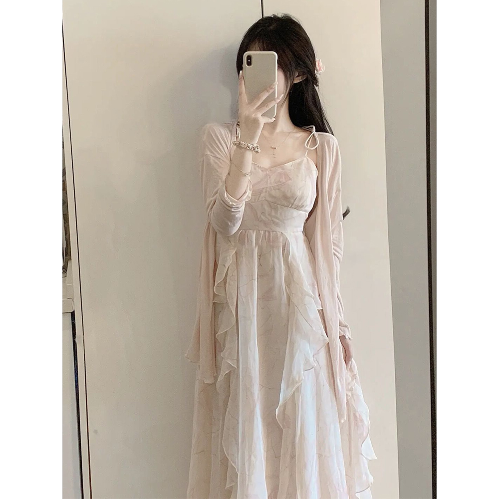 法式甜美温柔风木耳边连衣裙女小众设计感高腰显瘦在逃公主吊带裙