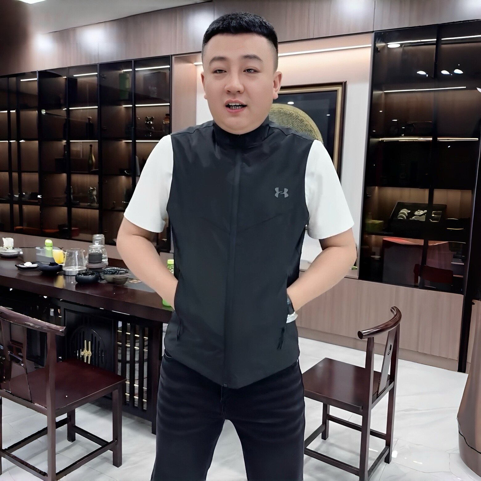 男士马甲春秋季新款时尚潮流轻奢高品质商务休闲简约百搭舒适帅气
