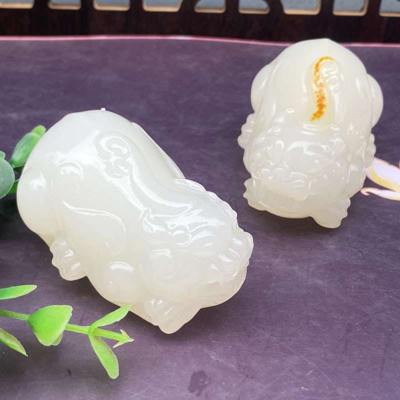 阿富汗玉手把件大号立体雕刻貔貅带皮男女把玩件直播货源一件代发