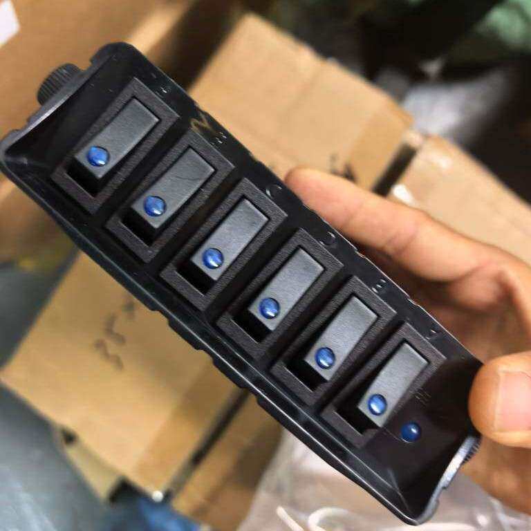现货供应6键面板开关跨境新品船舶配件6位翘板开关组合游艇房车