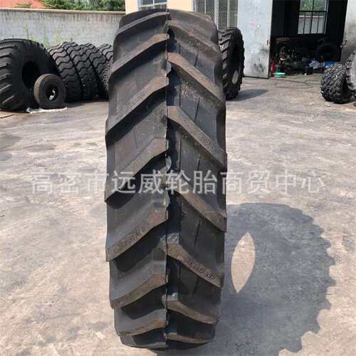 甲字 前进拖拉机子午线轮胎420/70R28农业机械人字花纹真空轮胎