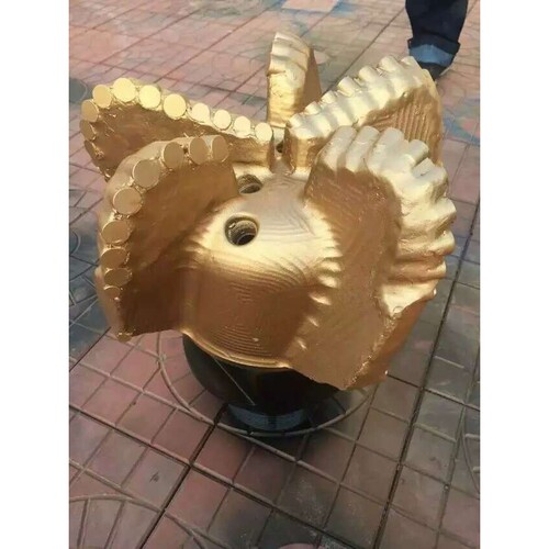 8 5/8 219.1 mm复合片pdc    三牙轮镶齿钻头