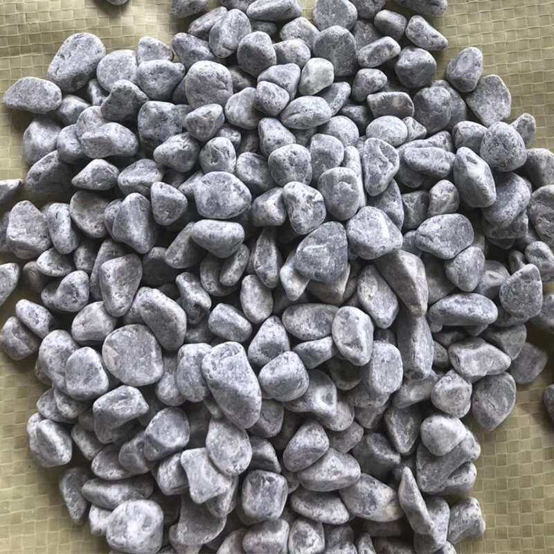供应深圳公园绿化铺路石子庭院造景装饰用水磨石砾石深灰色水洗石