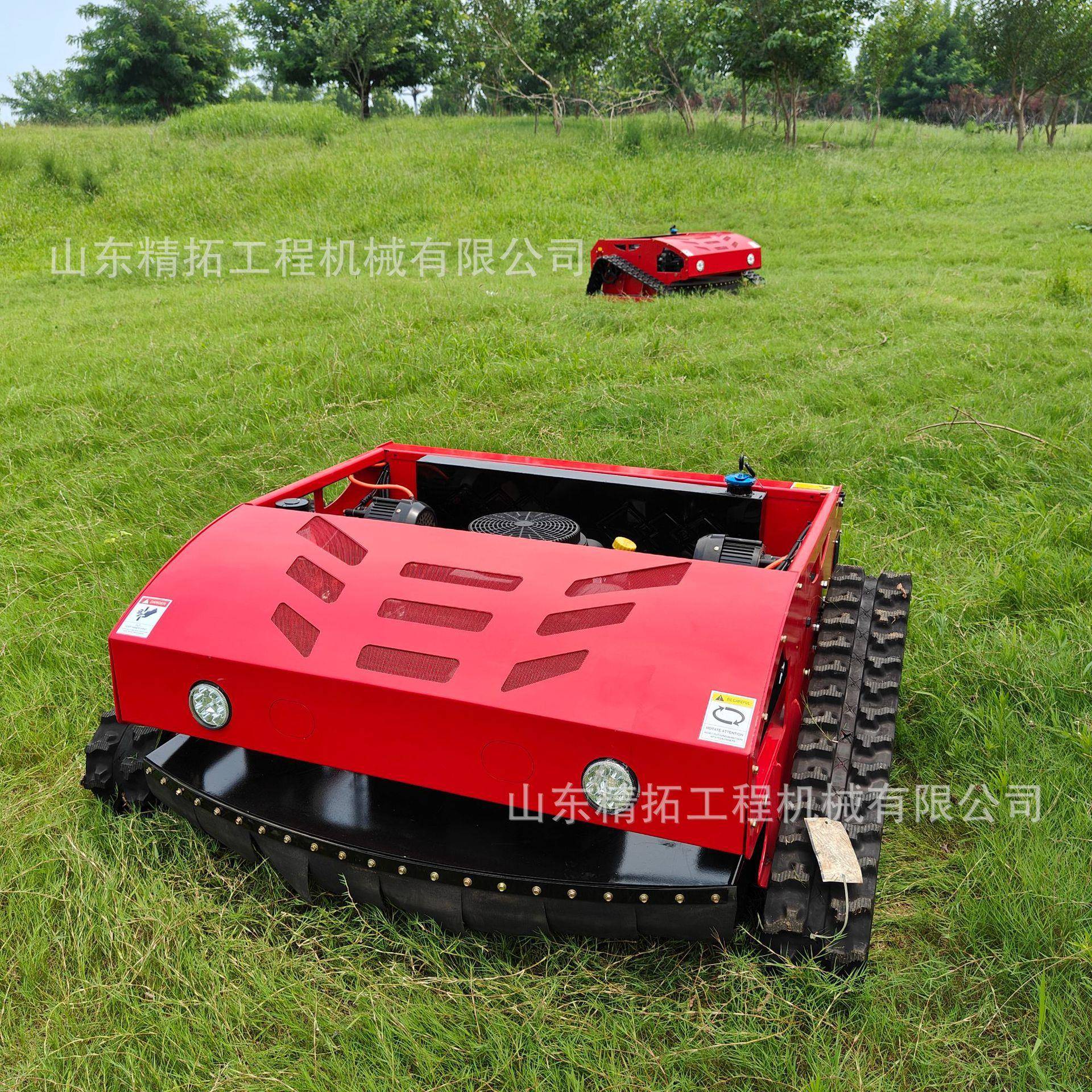 源头厂家履带式遥控割草机 汽油四冲程果园除草机 割草机机器人