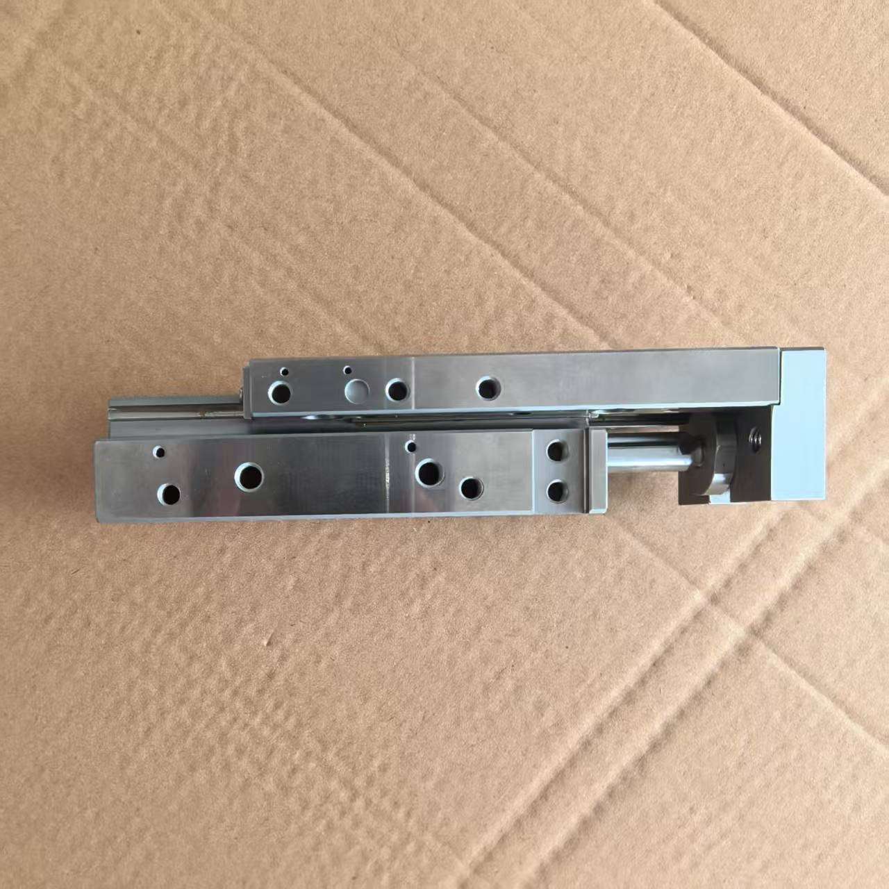 小金井KOGANEI滑台气缸MGA/MGAS4.5X6X8X10X12X16X20X25X30X32L-R图片