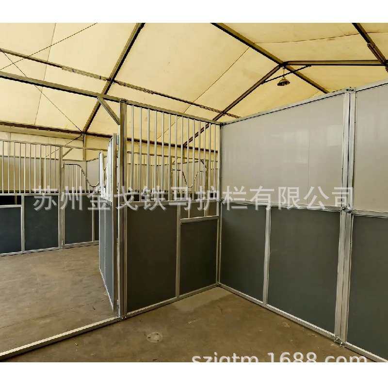 马厩马房马圈马术用品马场护栏萌宠乐园围栏牛羊养殖栅栏厂家直销