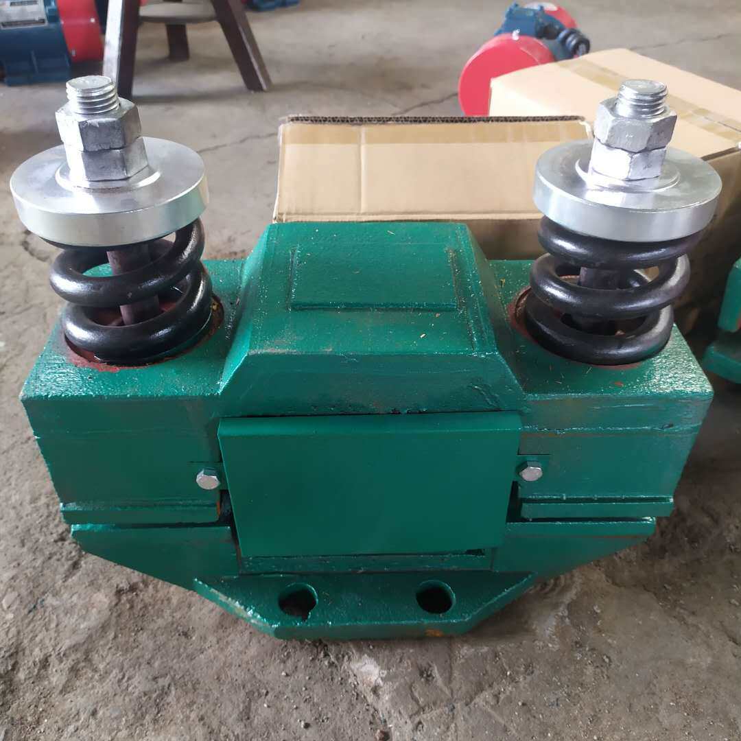 宏达振动电机380V/660v通用震动器 TZD/YZU/XUM型号齐全三相异步图片