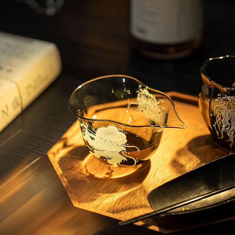 唐宋黑色水母日式公道杯家用茶海高颜值分茶器茶道配件公杯