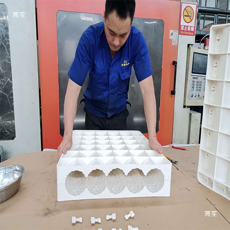 花坛庭院水泥树桩模具仿木围栏绿化带挡土墙栏杆菜园改造美丽乡村