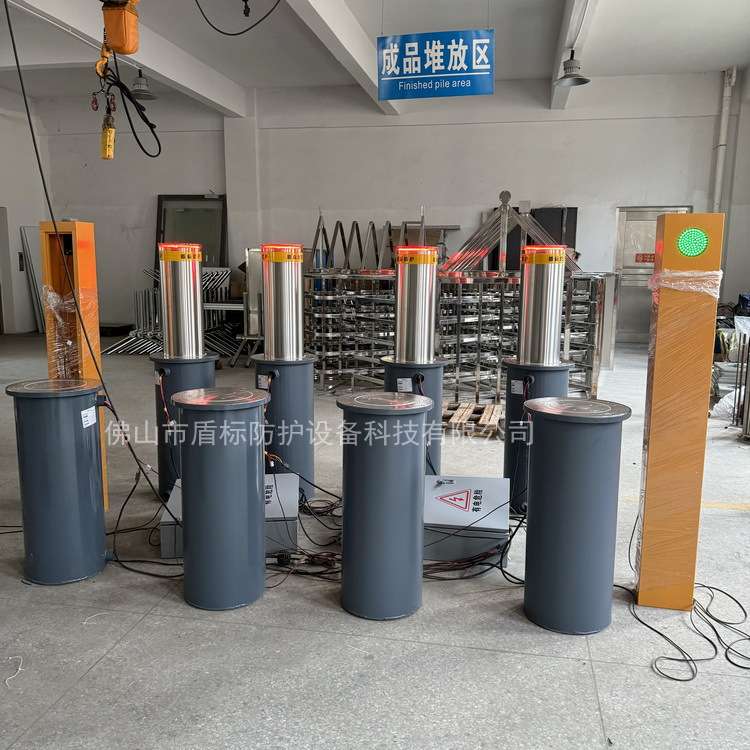 红路灯联动全自动升降柱路桩,外贸出口智能伸缩隐形地桩防恐路障