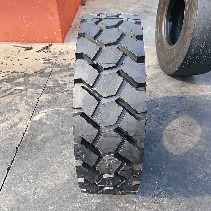 1200R20港口叉车堆高机全钢丝真空加厚耐磨工业机械轮胎