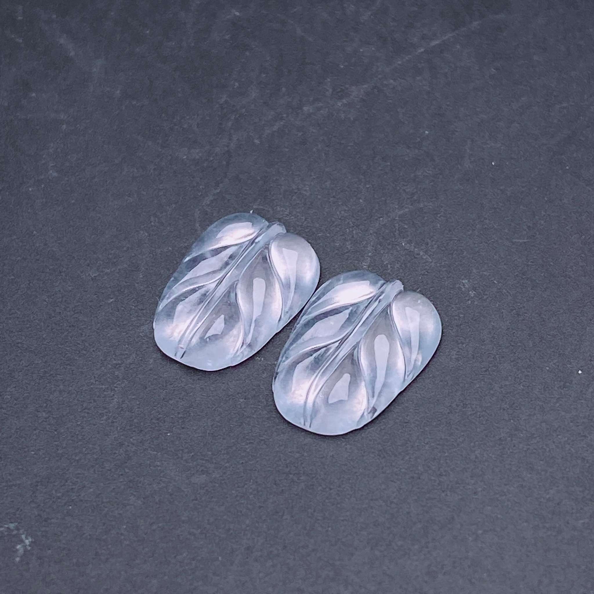 缅甸天然翡翠a货玻璃冰小叶子一对裸石fxj尺寸：12.1-8.6-2.7mm