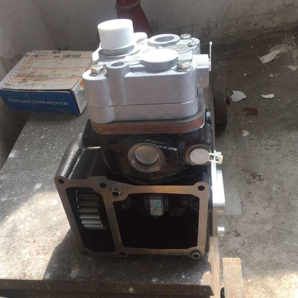 重汽豪沃TH7汕德卡T7H曼MC11单缸空压机总成打气泵202V54100-7131