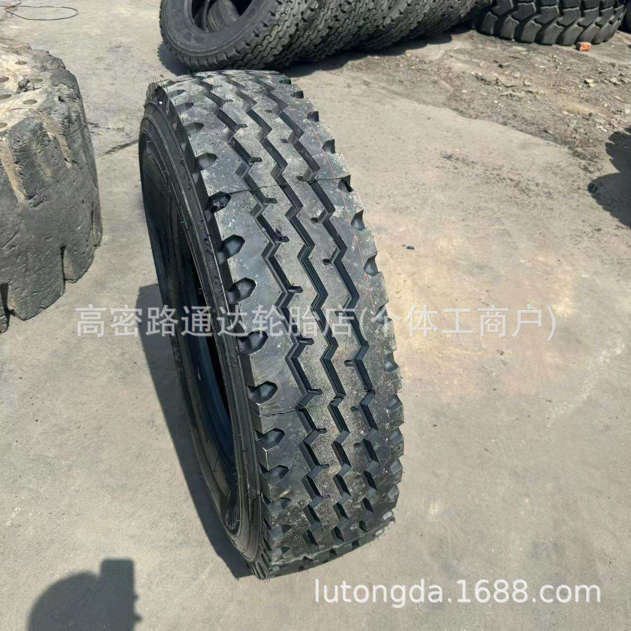 出口295/80R22.5 315/80R22.5 12R22.5汽卡货车全钢子午轮胎