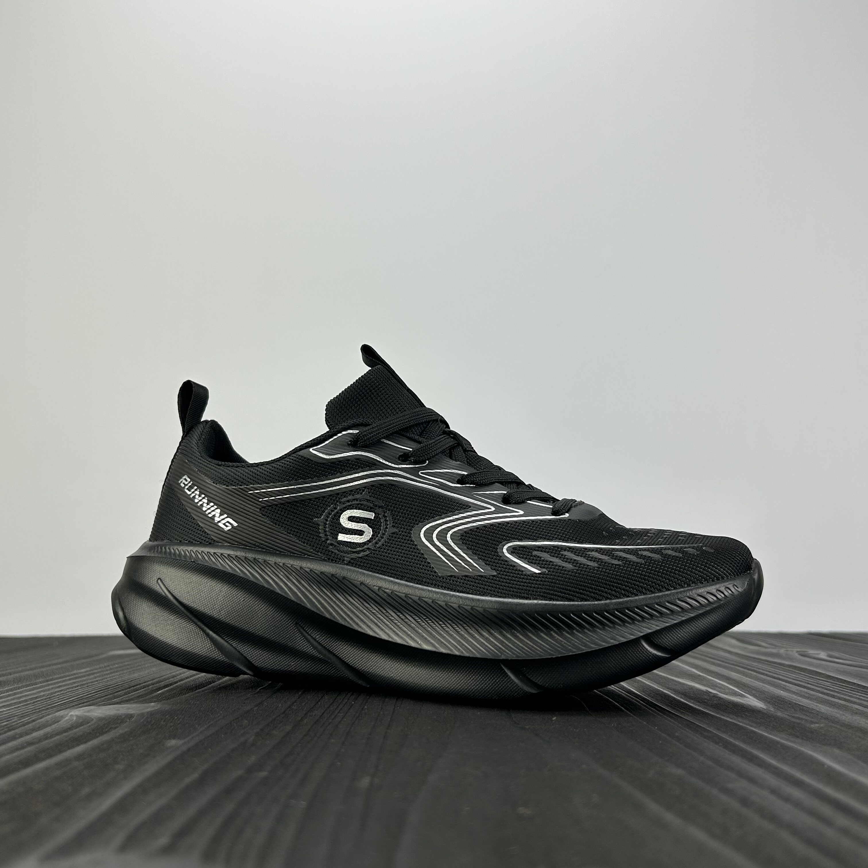 外贸牛&pi;！夏季超轻便户外情侣款休闲慢跑鞋减震透气网面运动鞋